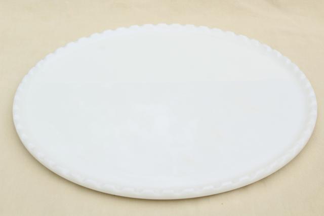 photo of huge heavy round milk glass plateau, vitrolite tray for dental/medical instruments #1