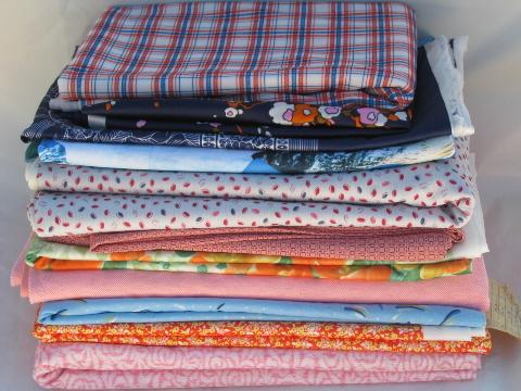 photo of huge lot 70s vintage polyester doubleknit and tricot fabric, retro prints #1