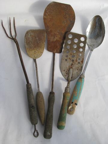 photo of huge lot fixer-upper junk vintage kitchen tools & utensils, old wood handles #3