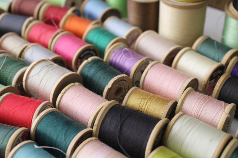 photo of huge lot old wood spools all colors vintage cotton thread, 230 spools different sizes  #8