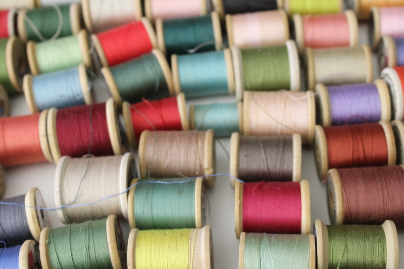 photo of huge lot old wood spools all colors vintage cotton thread, 230 spools different sizes  #9