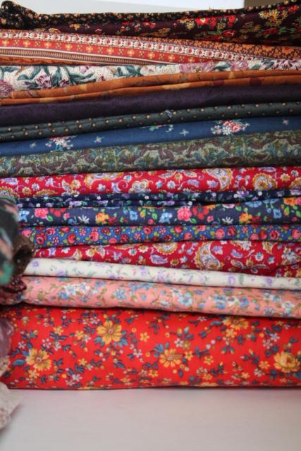 photo of huge lot quilting sewing fabric, calico tiny print flowered prints 80s 90s vintage #6