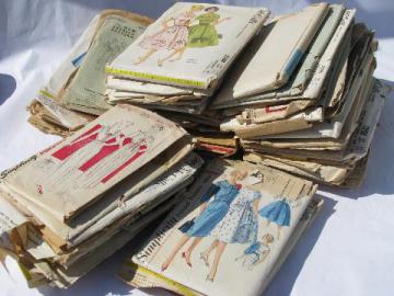 catalog photo of huge lot vintage 30s, 40s, 50s, 60s sewing patterns, dresses & lingerie