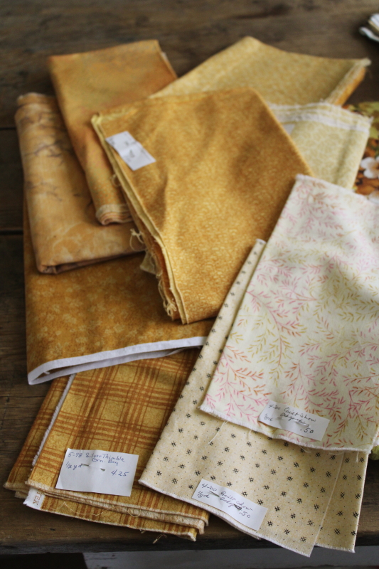 photo of  huge lot vintage cotton quilting fabric, yellow & gold colors calico florals & prints  #9