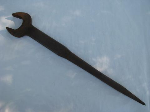 photo of huge old Fairmount #212 2-3/8 inch spud wrench, heavy ironworker's tool #1