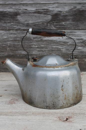 photo of huge old Griswold cast aluminum kettle, gallon size teakettle for farmhouse kitchen stove #3