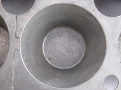 photo of huge old baking pan,12 cups for cupcakes or muffins, vintage kitchen divided tray #6