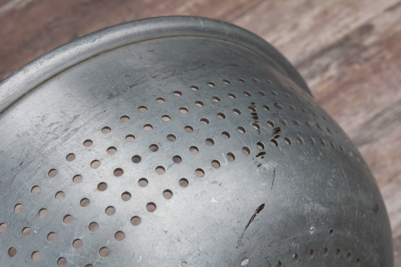 photo of huge old metal colander bowl w/ sturdy handles, garden produce or egg gathering basket #8