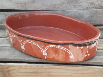 catalog photo of huge oval gratin dish, vintage hand-painted terracotta pottery, E Alves Portugal