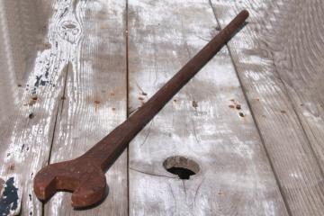 catalog photo of huge primitive old forged iron wrench w/ long handle, antique vintage spud wrench tool