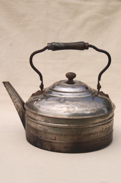 photo of huge six quart tea kettle, vintage Rochester teakettle w/ primitive bail wood handle #7