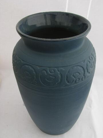 photo of huge vintage Monmouth art pottery urn, heavy floor vase or umbrella stand #4