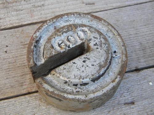 photo of large antique 4+ pound cast iron platform or beam scale weight 600 LBS #1