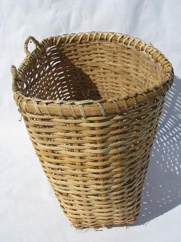 photo of large flat back wall pocket basket, vintage farm kitchen primitive #2