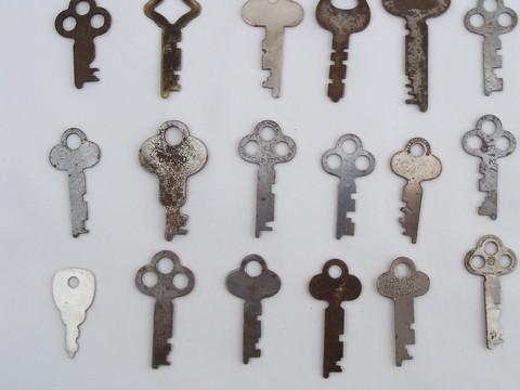 photo of large lot 50+ assorted vintage keys for padlocks, cabinet/drawer locks #2 #4