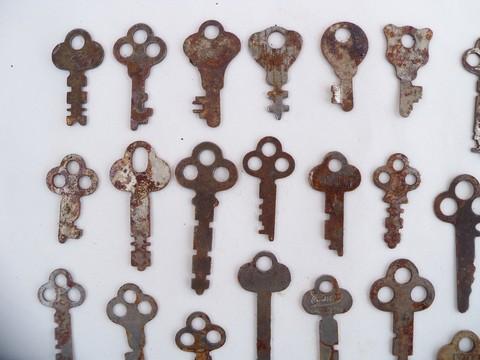 photo of large lot 50+ assorted vintage keys, padlocks, cabinet/drawer locks #1 #2