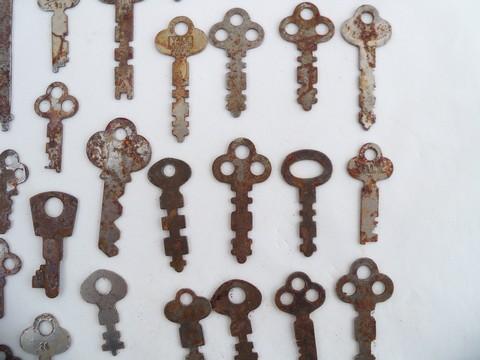 photo of large lot 50+ assorted vintage keys, padlocks, cabinet/drawer locks #1 #4