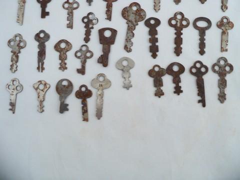 photo of large lot 50+ assorted vintage keys, padlocks, cabinet/drawer locks #1 #6