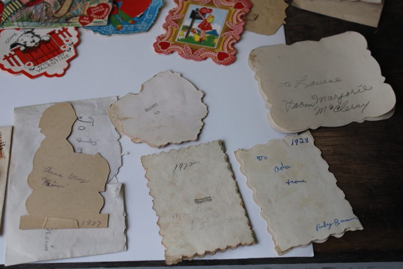 photo of large lot antique & vintage valentines, 1919 - 1940s die cuts, paper greeting cards #13