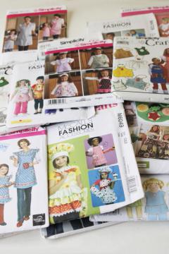 catalog photo of large lot out of print sewing patterns, all aprons for children or mommy & me