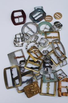 catalog photo of large lot vintage ladies belt buckles, metal buckles for coats & dress belts 