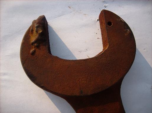 photo of large old Armstrong bridge builder or engineer's wrench 90deg angled head #2