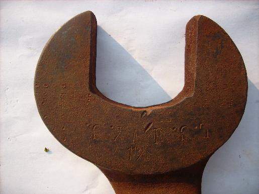 photo of large old Armstrong bridge builder or engineer's wrench 90deg angled head #4