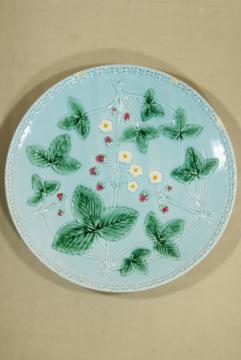 catalog photo of large old majolica pottery plate, alpine wild strawberries, 1940s vintage Western Germany