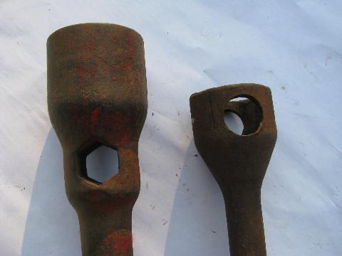 photo of large old truck & tractor lug nut socket wrenches, Herbrand #2