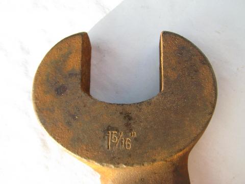 photo of large old vintage Armstrong Tool bridge builder/engineer's wrench, #40-A, 1-11/16'' & 1-5/16'' #5