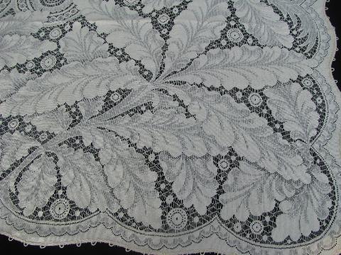 photo of large perfect vintage ivory lace tablecloth, never used, very lovely #4