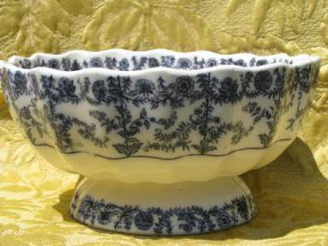 catalog photo of large vintage blue & white bowl, antique Minorca faience china