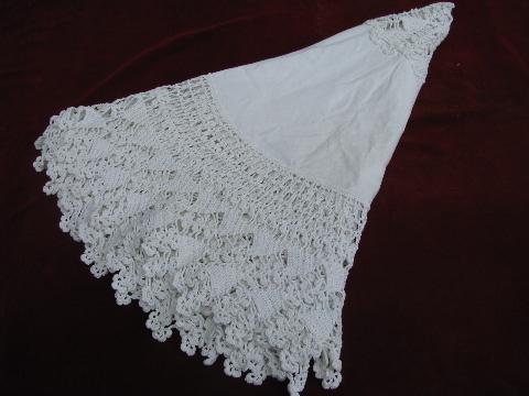 photo of large vintage centerpiece or tablecloth, wide crochet lace edging border #4