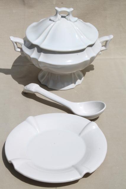 photo of large white earthenware ceramic soup tureen, ladle & tray, vintage Haeger pottery #7