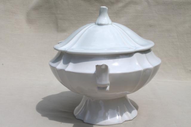 photo of large white earthenware ceramic soup tureen, ladle & tray, vintage Haeger pottery #12