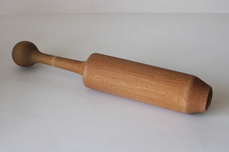 photo of large wood pestle or masher, primitive vintage farmhouse kitchen utensil  #1