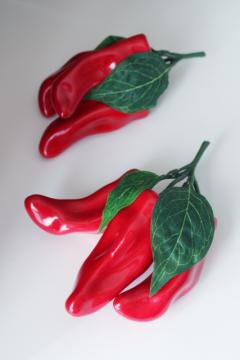 catalog photo of lifelike full size red chilies, faux chili peppers w/ leaves, southwest style kitchen decor photo prop 