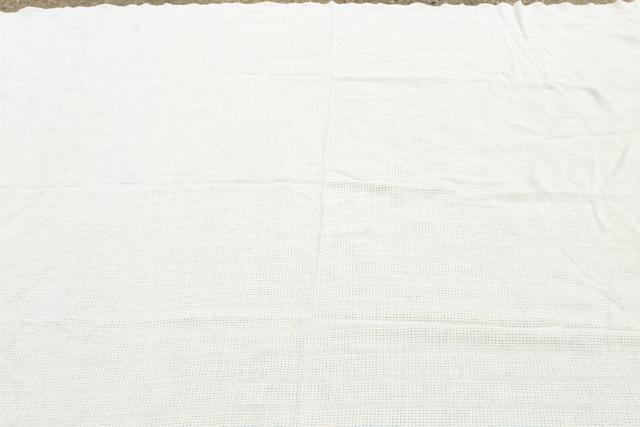 photo of light summer weight white wool / acrylic blankets, vintage Faribo woven thermal weave #4