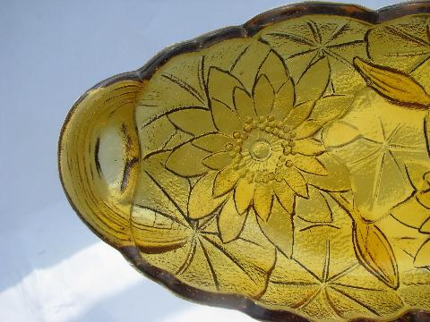 photo of lily pons flower pattern, vintage Indiana amber & clear glass celery dishes #4