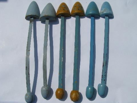 photo of lot 40s vintage ladies shoe trees stretchers, painted pink, blue, green #2