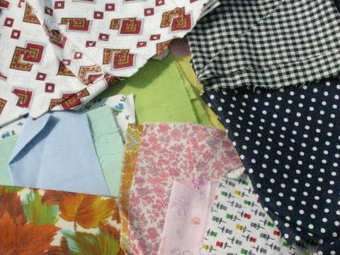 photo of lot 50s-60s print quilting fabric scraps, vintage Ward's rag bundle #4