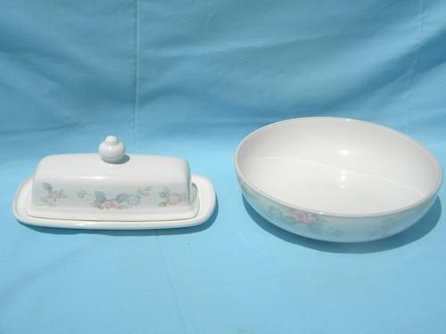 photo of lot Pfaltzgraff Wyndham pieces, serving bowl, creamer and sugar, butter dish #2