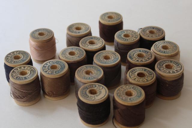 photo of lot antique silk sewing thread, matte finish stockings darning floss on old wood spools #2