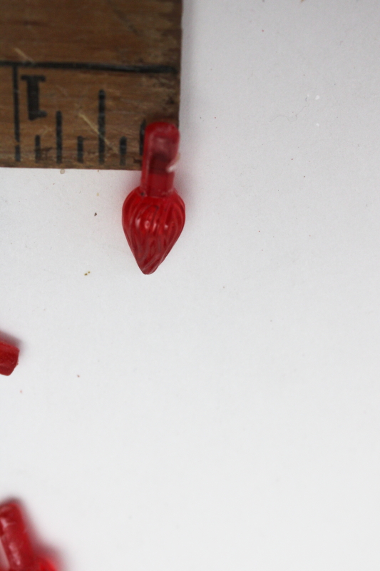 photo of lot mini plastic pegs light bulbs for vintage ceramic Christmas tree, faux lights all red  #4