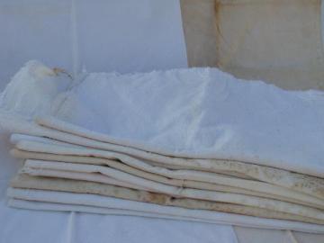 catalog photo of lot of 12 old feed sack bags, vintage plain cotton fabric flour sacks