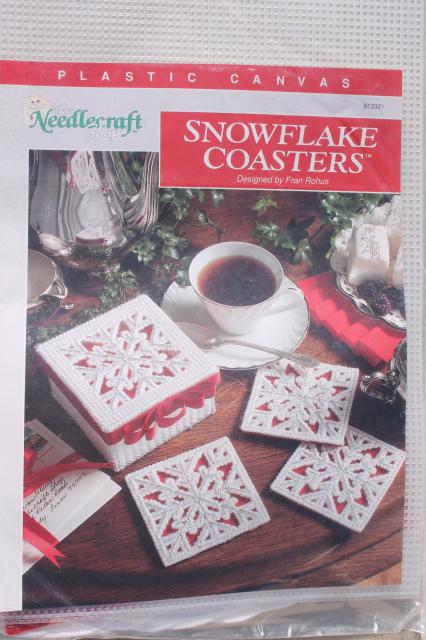 photo of lot of 12 sealed needlework kits, Christmas plastic canvas crafts decorations to make #4