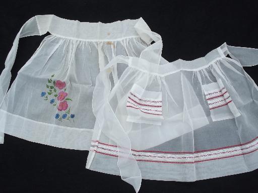 photo of lot of 15 fancy frilly vintage sheer cotton aprons, Sweetheart label #3