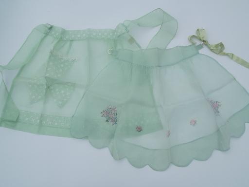 photo of lot of 15 fancy frilly vintage sheer cotton aprons, Sweetheart label #8