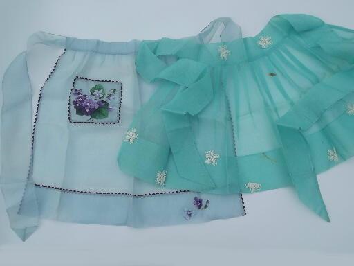 photo of lot of 15 fancy frilly vintage sheer cotton aprons, Sweetheart label #9