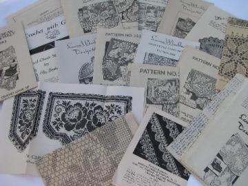 catalog photo of lot of 1940s - 50s vintage needlework pattern leaflets, crochet lace